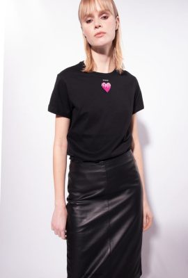 T-Shirt | Pinko T-shirt with heart embroidery LIMO BLACK FTB64L445 Pinko Dress Uk